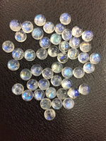 Load image into Gallery viewer, 50 pcs AAA quality 100% natural blue flashy rainbow moonstone cabochon blue fire moonstone cabs loose gemstone lot for jewelry 6mm