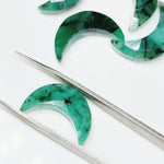 Load image into Gallery viewer, 5,6,7,8,9,10 pcs Natural Emerald Hand Carved Moon Shape Briolettes, Faceted Carved Moon Shape Gemstone For Jewellery, Moon Briolettes 17 mm