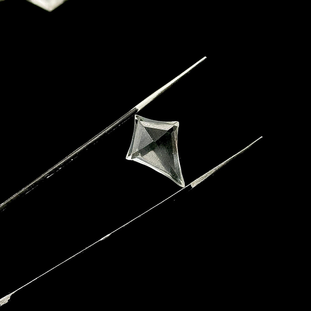 Clear Crystal Quartz Kite Shape Beads, Hand Carved Faceted Kite Shape Stone, Kite Shape Charms for Jewelry Making, 16 MM Gemstone Carvings