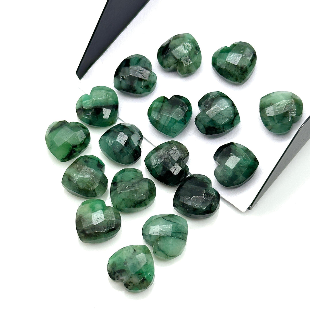 AAA Emerald Heart Beads: Faceted Green Gemstone, 10mm