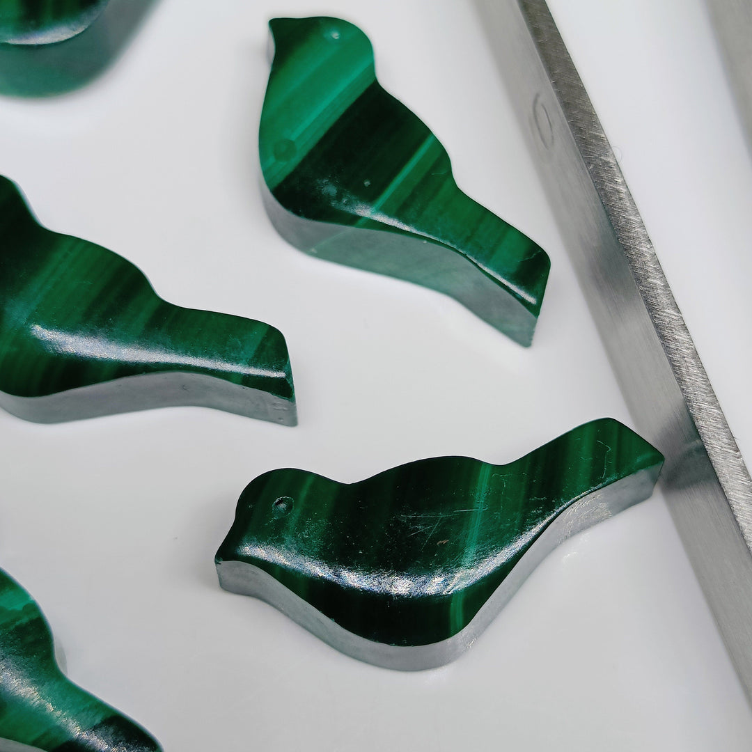 2,3,4,5 Pcs Natural Malachite Hand Carved Bird Shape, Carved Bird Shape Gemstone For Jewellery, Bird Shape Gemstone, 20X8 mm