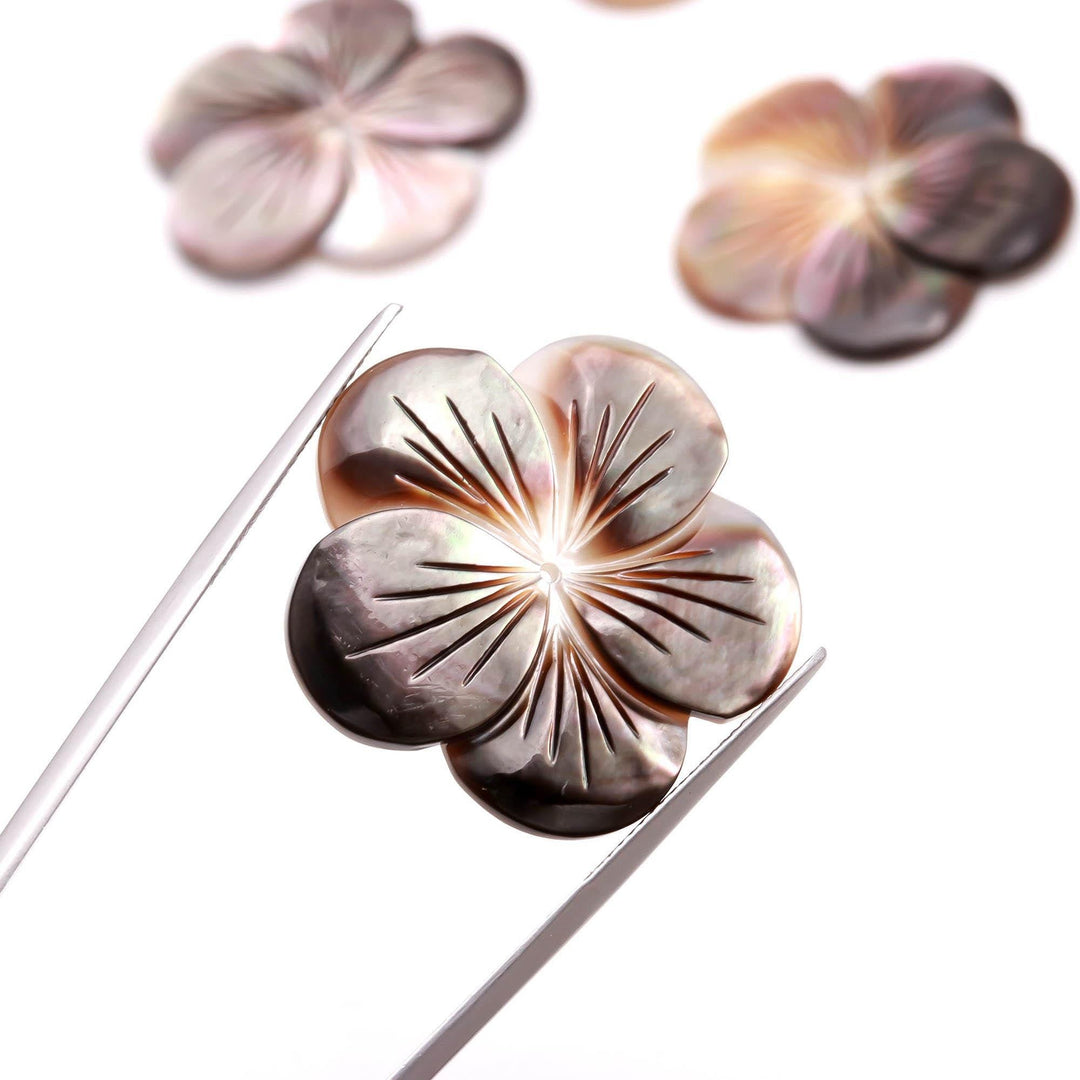 1 Pc Natural Black Mother of Pearl Flower Shape Carvings, Pearl Flower Shape Beads for Jewelry Making, Center Hole