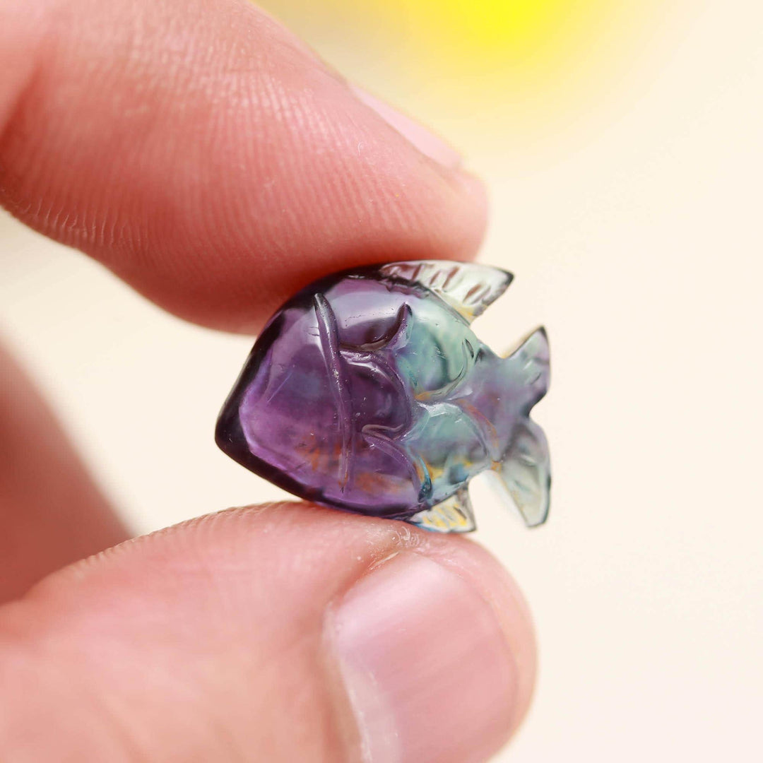 Natural Fluorite Fish Shape Stone, Hand Carved Fluorite Sea Fish for Jewelry Making, 15 MM