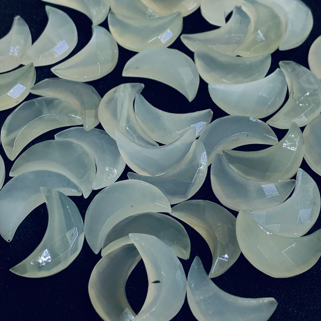 2,3,4,5,6 Pcs Natural White Moonstone Moon Shape Briolettes, Hand Carved Moon Briolettes, Moon Shape Gemstone, Carved Briolettes, 17mm