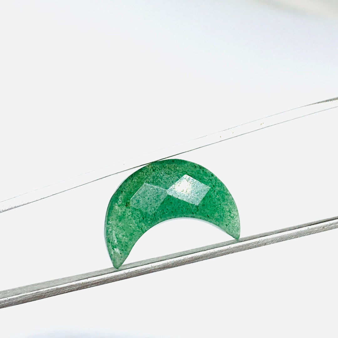 2,3,4,5 Pcs Natural Green Strawberry  Faceted Hand Carved Moon Shape Briolettes,  faceted Carved Moon Shape Gemstone For Jewellery, 17 mm