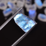 50ct. Dazzling AAA Quality 100% Natural Flashy Blue Rainbow Moonstone Rough Loose Gemstone Lot For Jewelry 7X5 10X7 mm AG-93