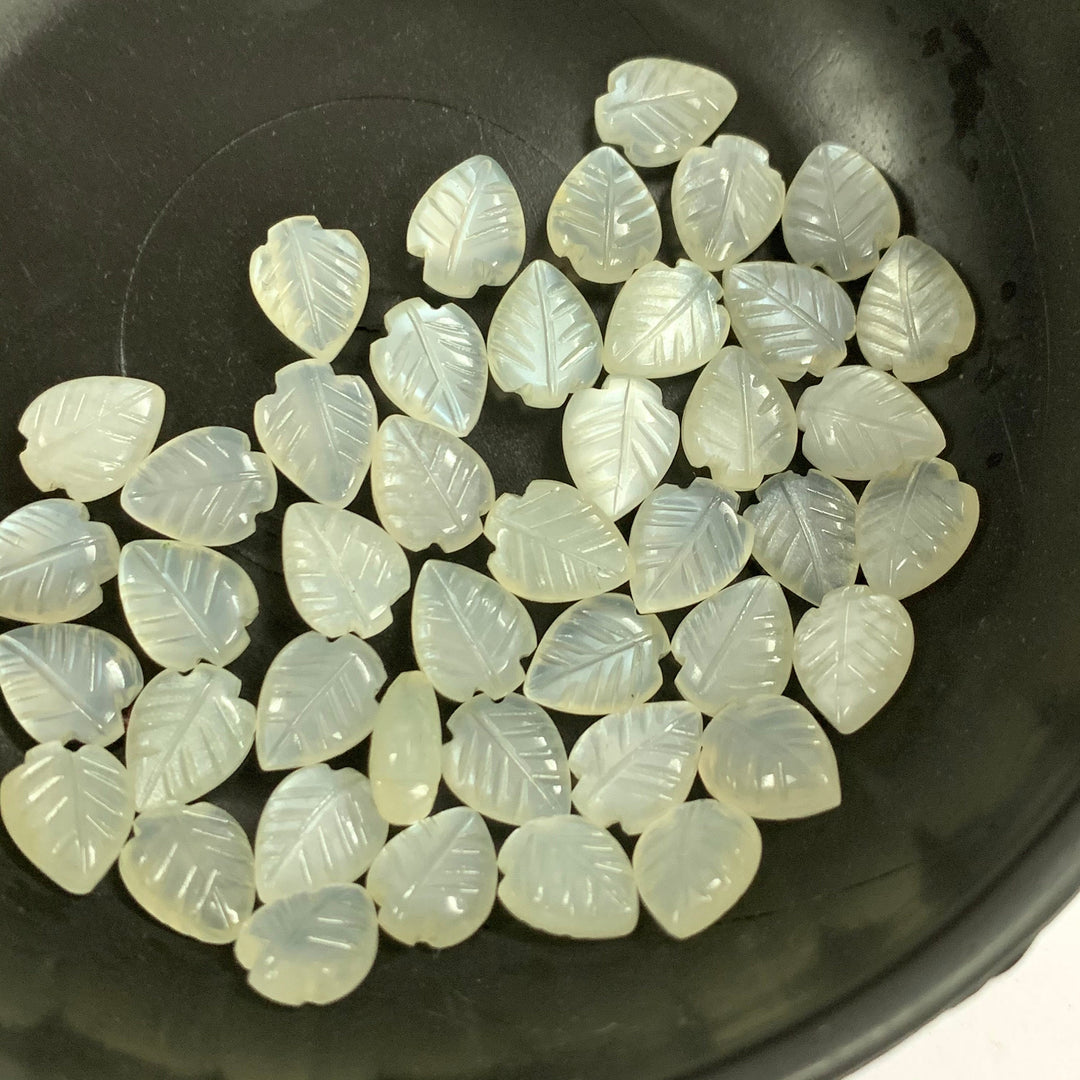 2,3,4,5 pcs 100% Natural 2,3,4,5 pcs White Moonstone Leaf Shape Briolettes Carving Gemstone,Leaf Shape Gemstone,Gemstone ForJewellery 9X7 mm
