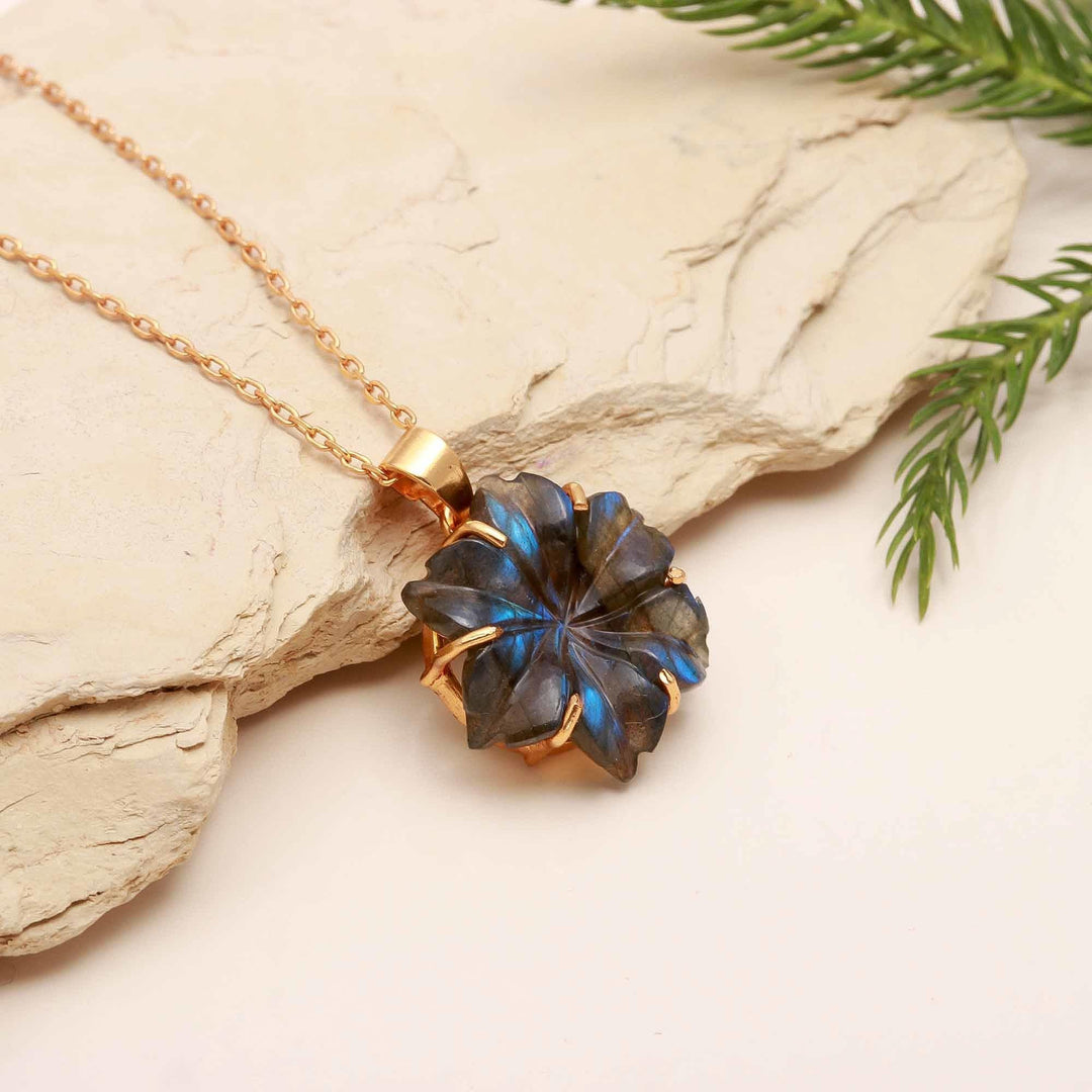 Flashy Labradorite Flower Pendant, 19 mm Flower, Birthday Gift For Women, Handmade Flower Pendant, Healing Energy Gemstone Necklace For Her