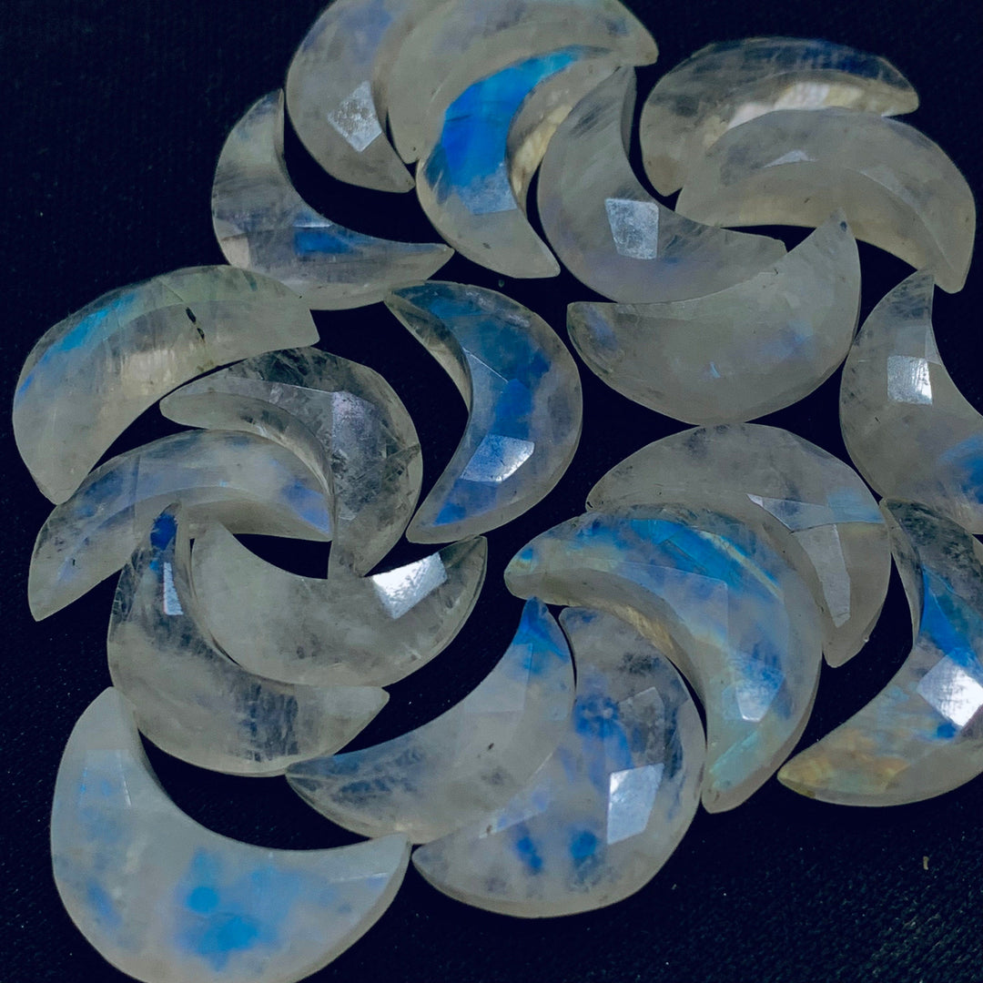 Natural Flashy Rainbow Moonstone Faceted Cresent Moons, Blue Flash Carved Gemstone, Gemstone For Jewelry, 17 MM Rainbow Moon Bead Briolettes