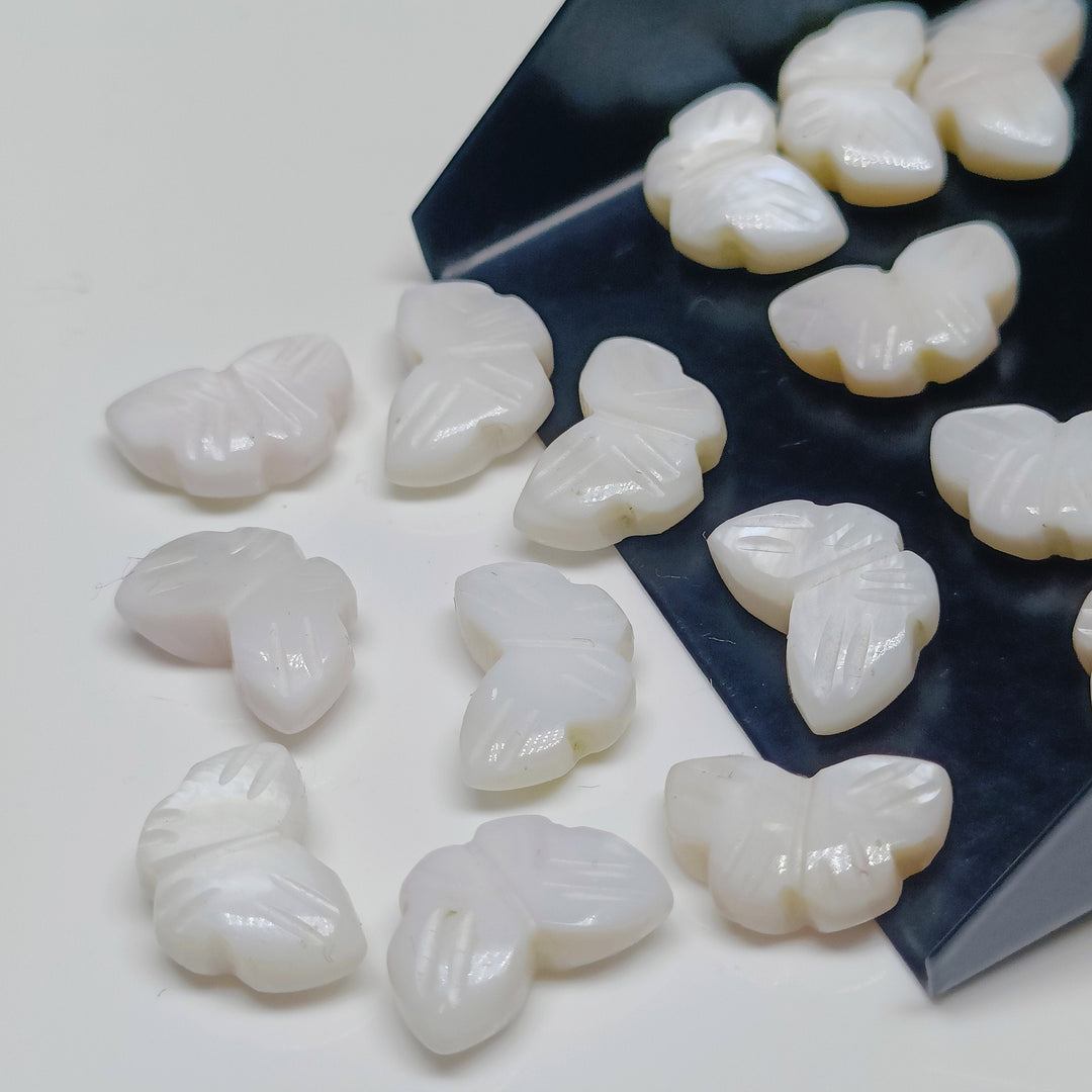 Cute Natural Mother Of Pearls Butterfly Shape Carving, Mother Of Pearls carved Butterfly Gemstone Briolette's,  jewelry Making Charms,12X7mm