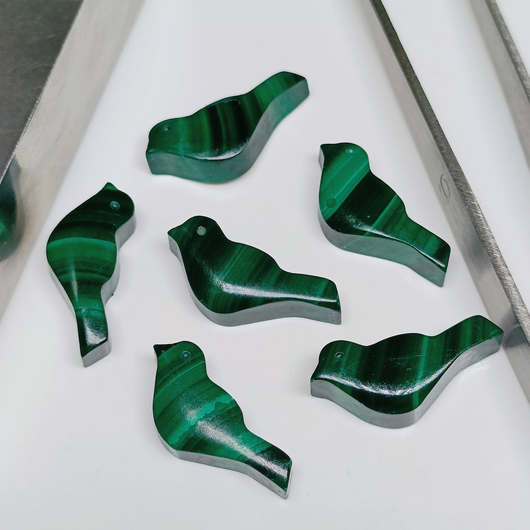 2,3,4,5 Pcs Natural Malachite Hand Carved Bird Shape, Carved Bird Shape Gemstone For Jewellery, Bird Shape Gemstone, 20X8 mm