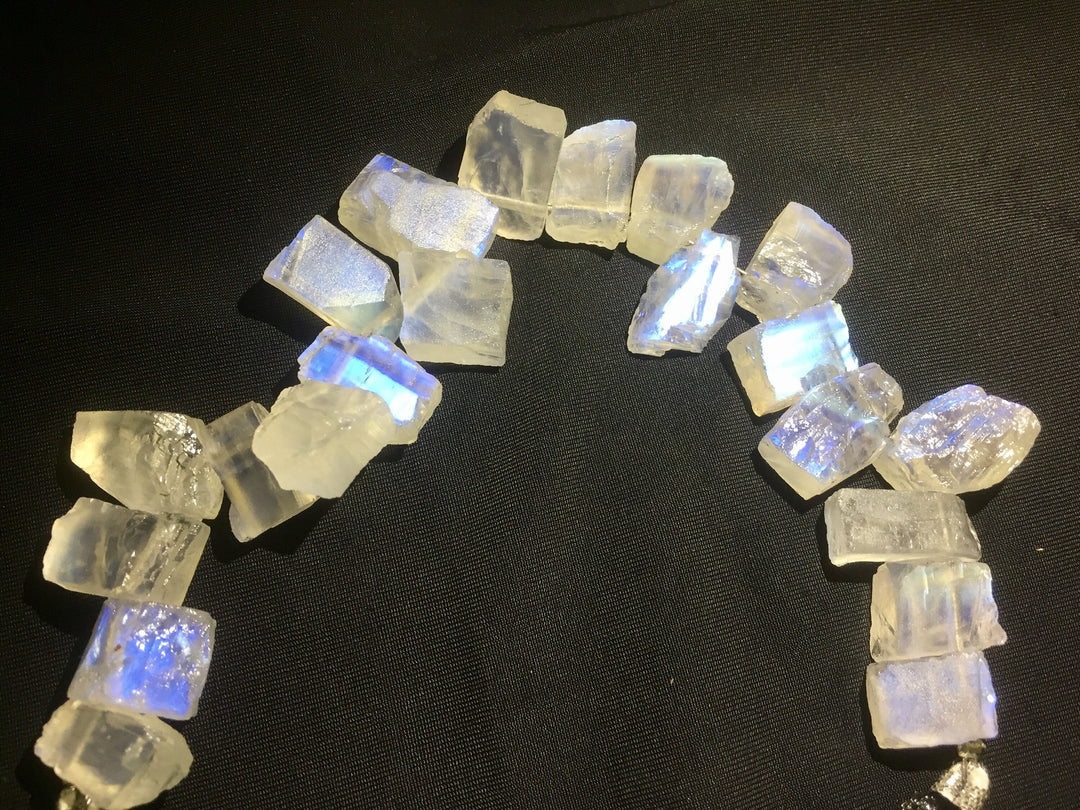 1 strand 20pcs AAA Quality Natural Flashy Blue Moonstone Rough slice briolette,rainbow moonstone gemstone for jewellery7-10mm