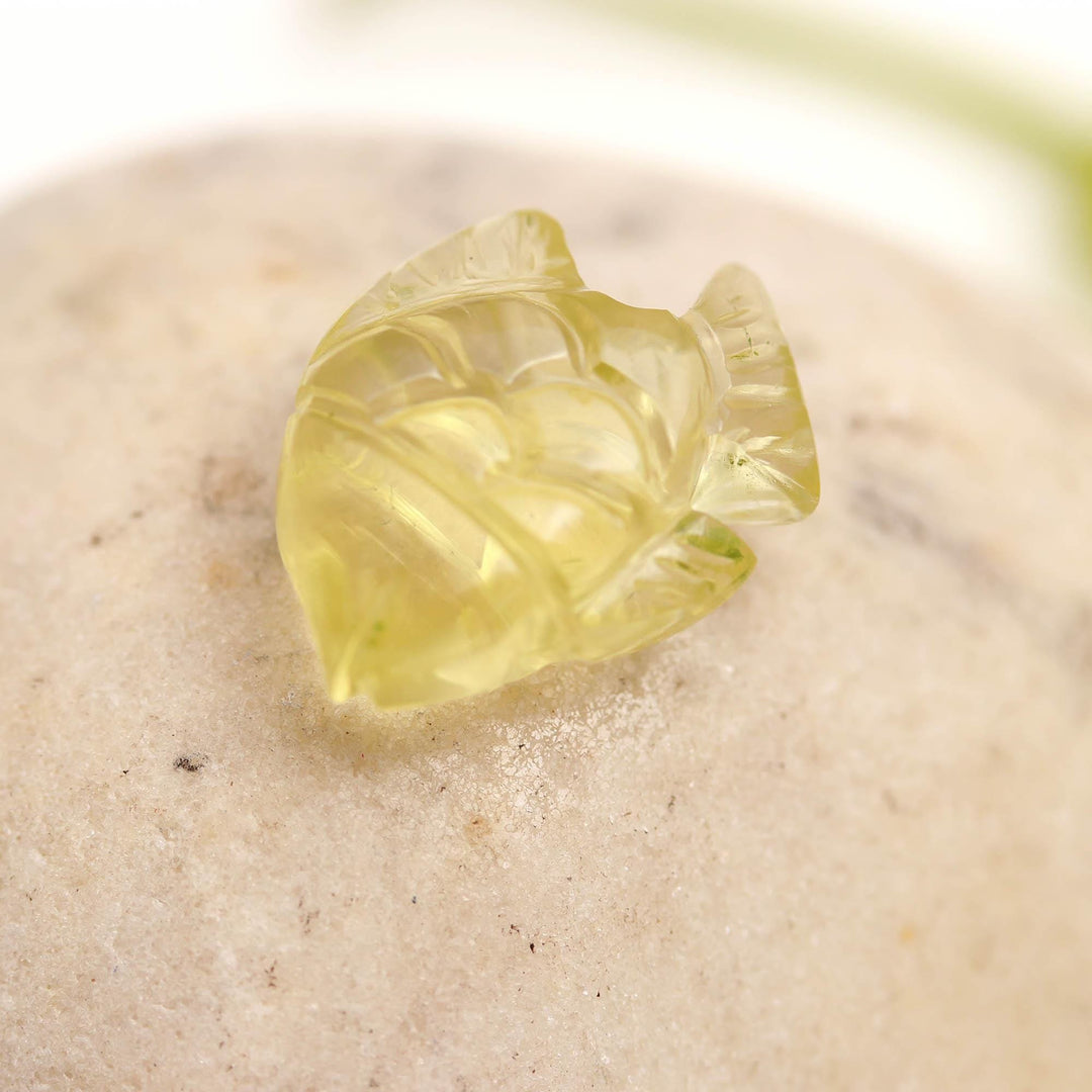 Mini Lemon Quartz Fish Shape Stone, Natural Lemon Quartz Fish Charms for Jewelry Making, 18 MM