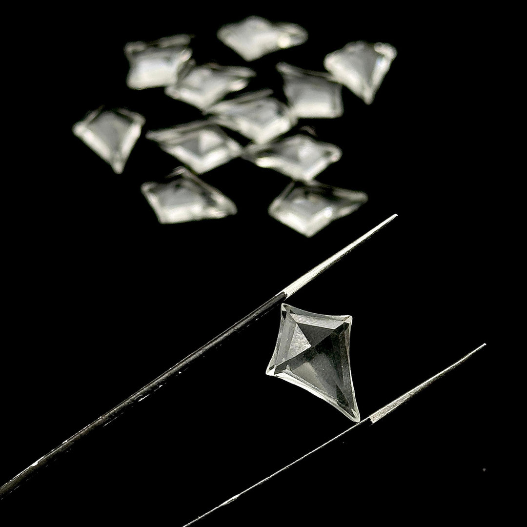 Clear Crystal Quartz Kite Shape Beads, Hand Carved Faceted Kite Shape Stone, Kite Shape Charms for Jewelry Making, 16 MM Gemstone Carvings