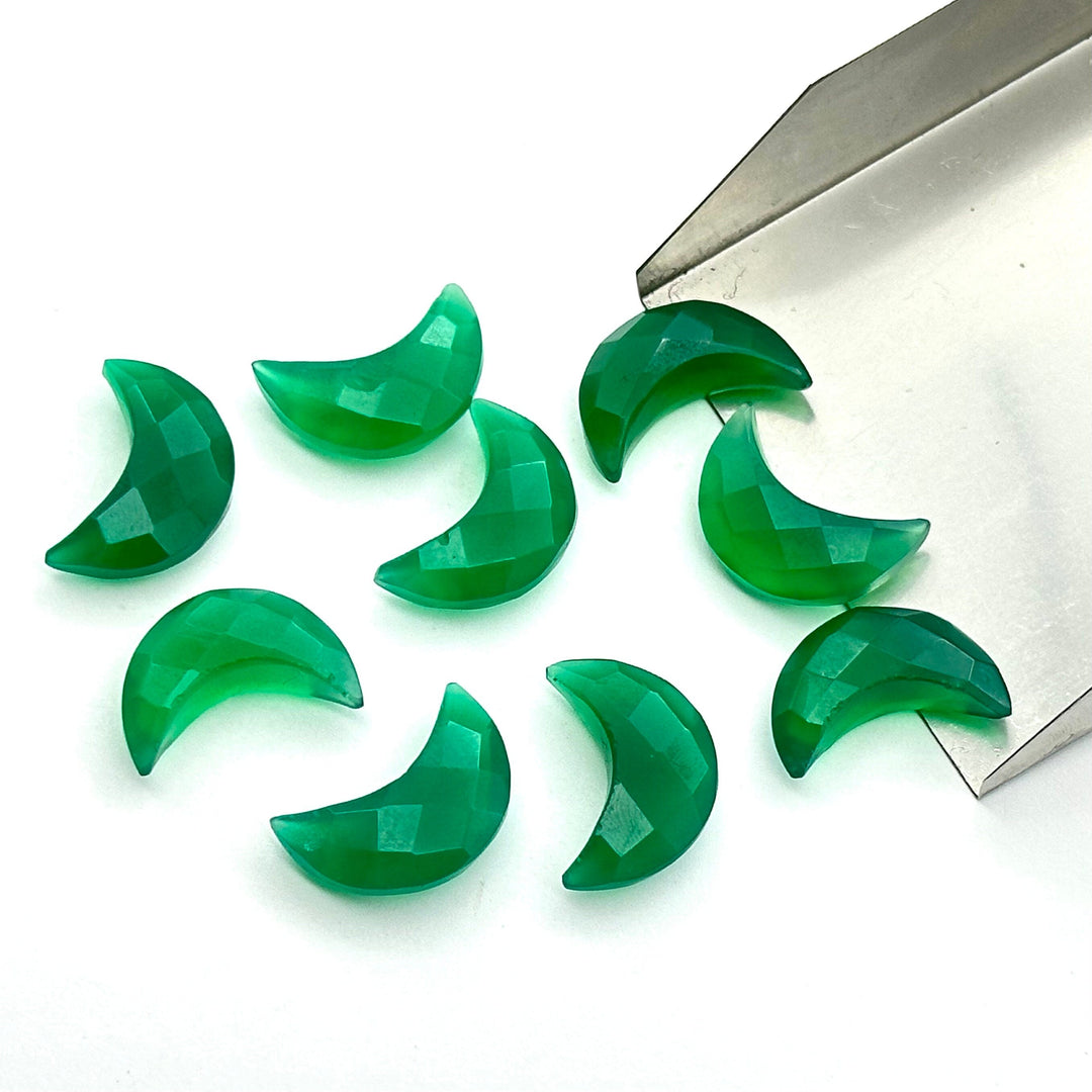2,3,4,5,Pcs  Natural Green Onyx faceted Hand Carved Moon Shape Briolettes, Carved Moon Shape Gemstone For Jewelry, faceted Moon Shape 17mm