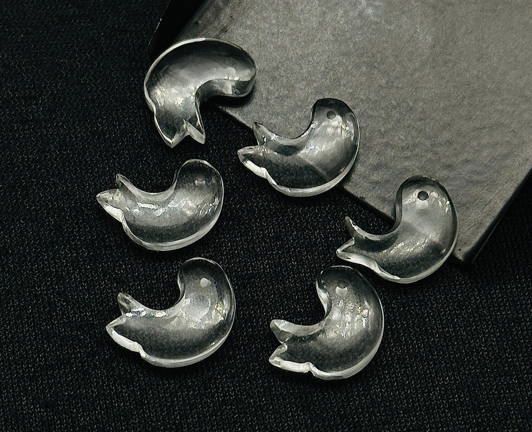 Natural Crystal Quartz Dolphin Carving, Hand Carved Dolphin Shape Gemstone, 15 MM, Feminine Energy Fish Charm Healing Crystal, Carved Beads