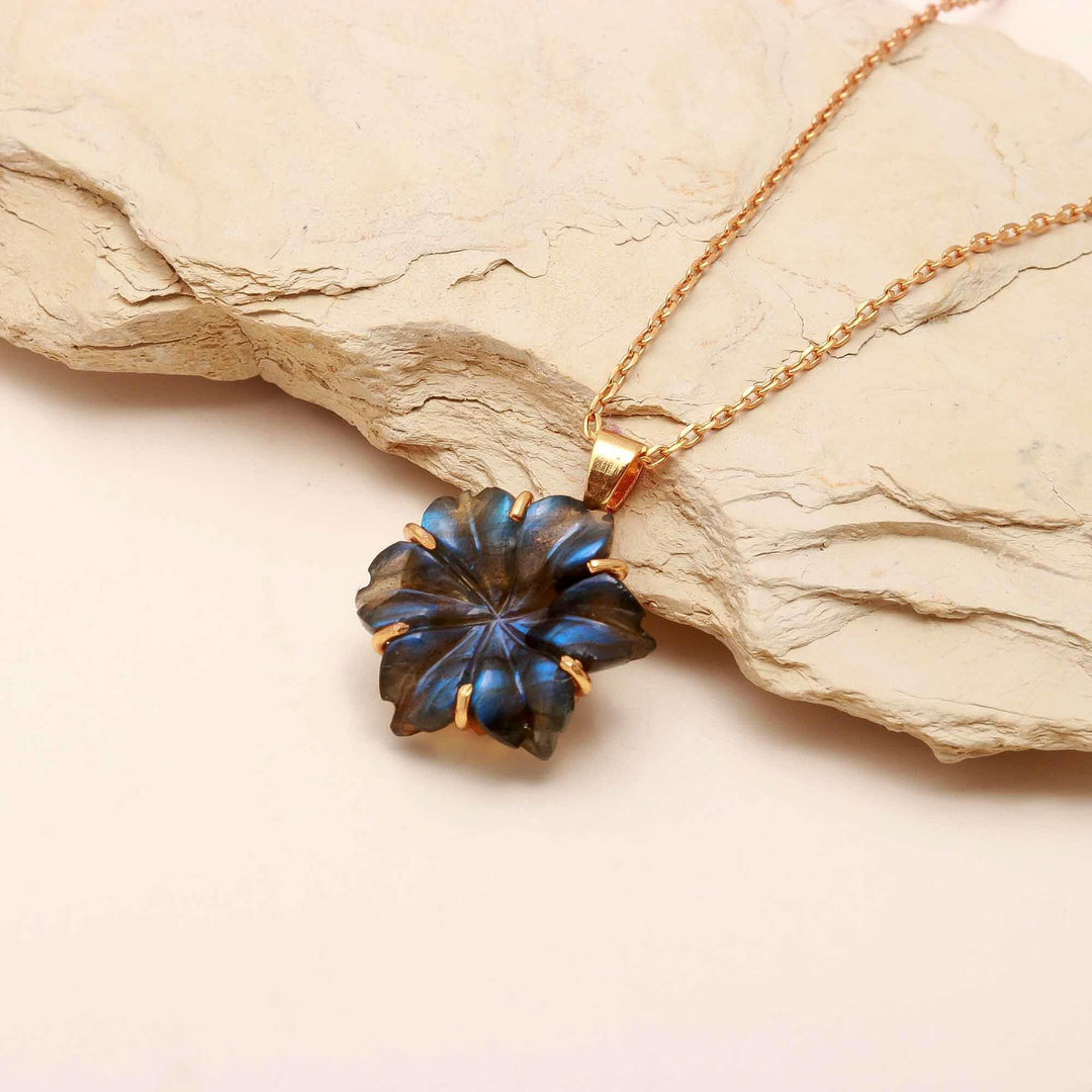 Flashy Labradorite Flower Pendant, 19 mm Flower, Birthday Gift For Women, Handmade Flower Pendant, Healing Energy Gemstone Necklace For Her