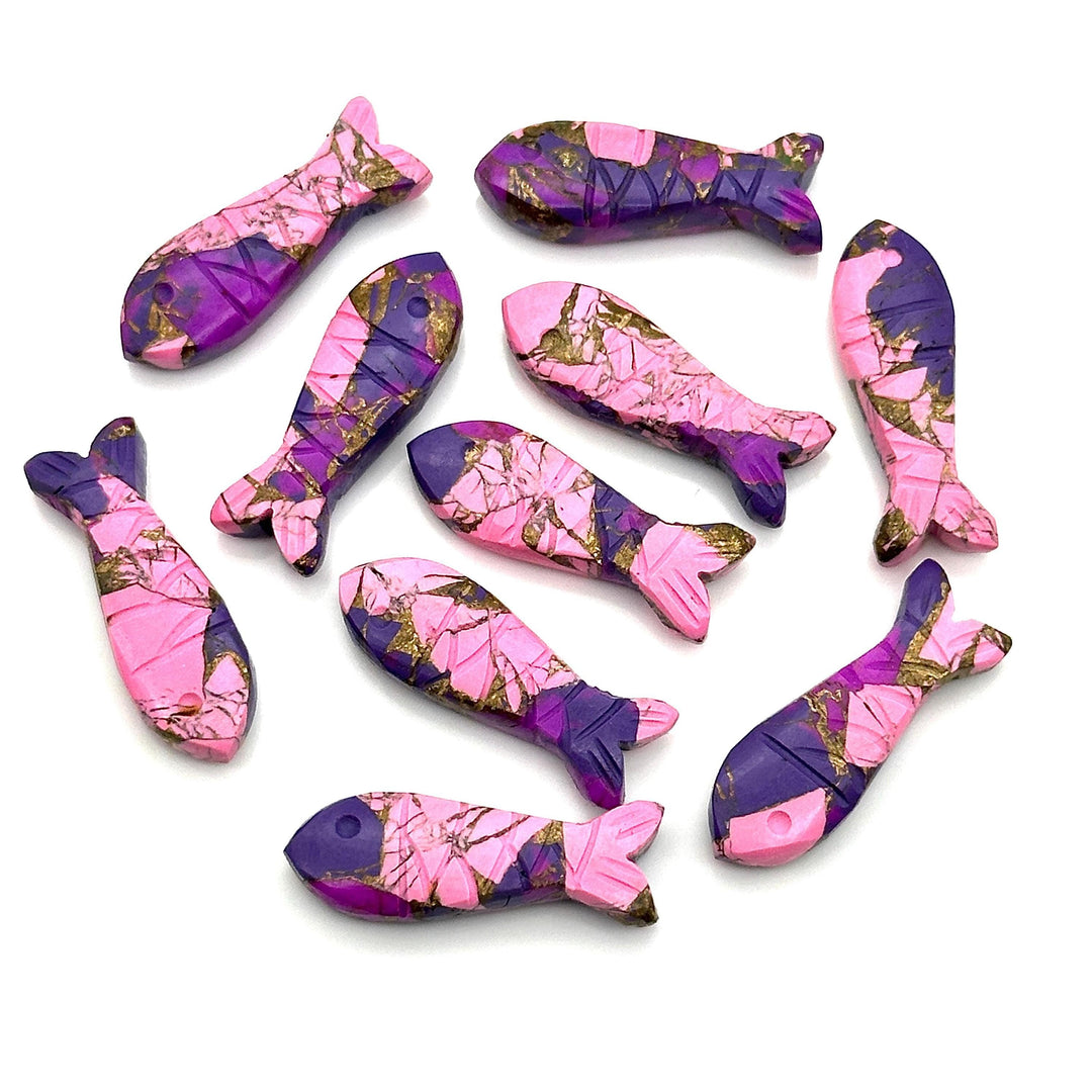 Mohave Turquoise Fish Beads: Carved Gemstone Charms, 25mm