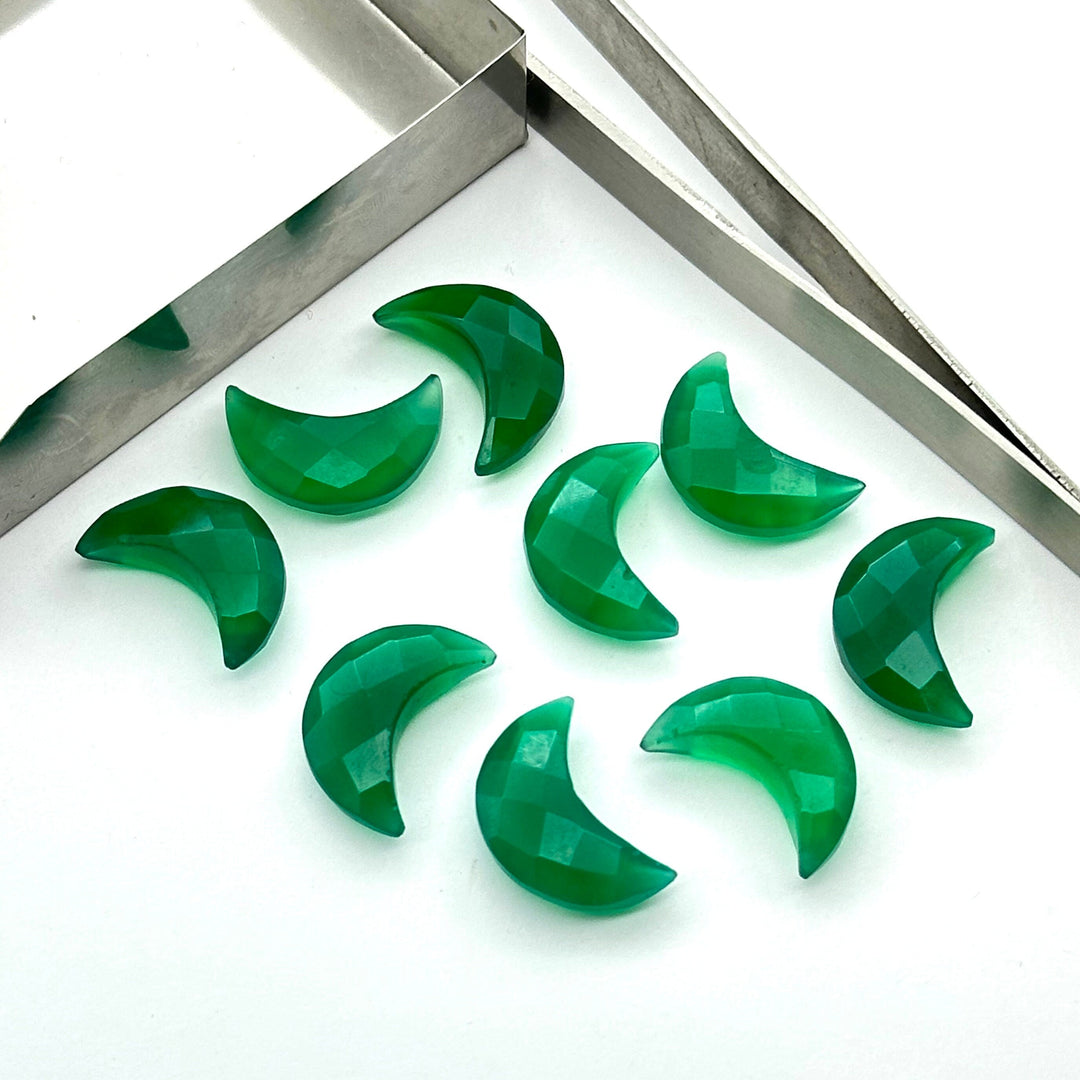 2,3,4,5,Pcs  Natural Green Onyx faceted Hand Carved Moon Shape Briolettes, Carved Moon Shape Gemstone For Jewelry, faceted Moon Shape 17mm