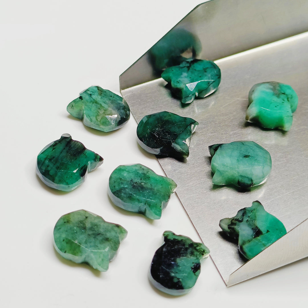 Natural Emerald Cat Face Carving, Kitty Shape Charms Beads, Faceted Emerald Handmade Carved Stone For Jewelry Making Beads 12x10 Approx