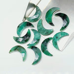 Load image into Gallery viewer, 5,6,7,8,9,10 pcs Natural Emerald Hand Carved Moon Shape Briolettes,  Faceted Carved Moon Shape Gemstone For Jewellery, Moon Briolettes 17 mm