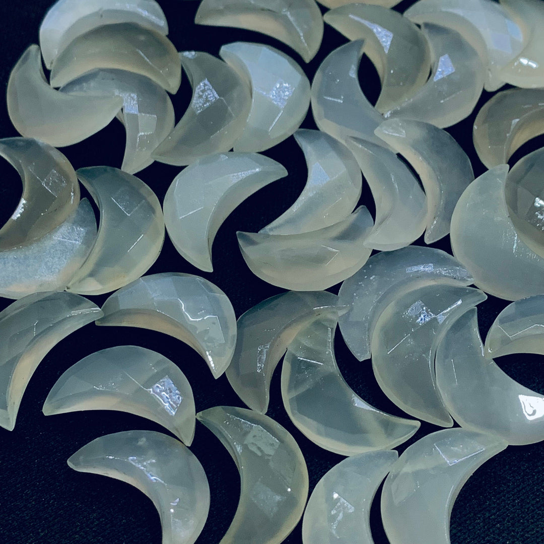 2,3,4,5,6 Pcs Natural White Moonstone Moon Shape Briolettes, Hand Carved Moon Briolettes, Moon Shape Gemstone, Carved Briolettes, 17mm
