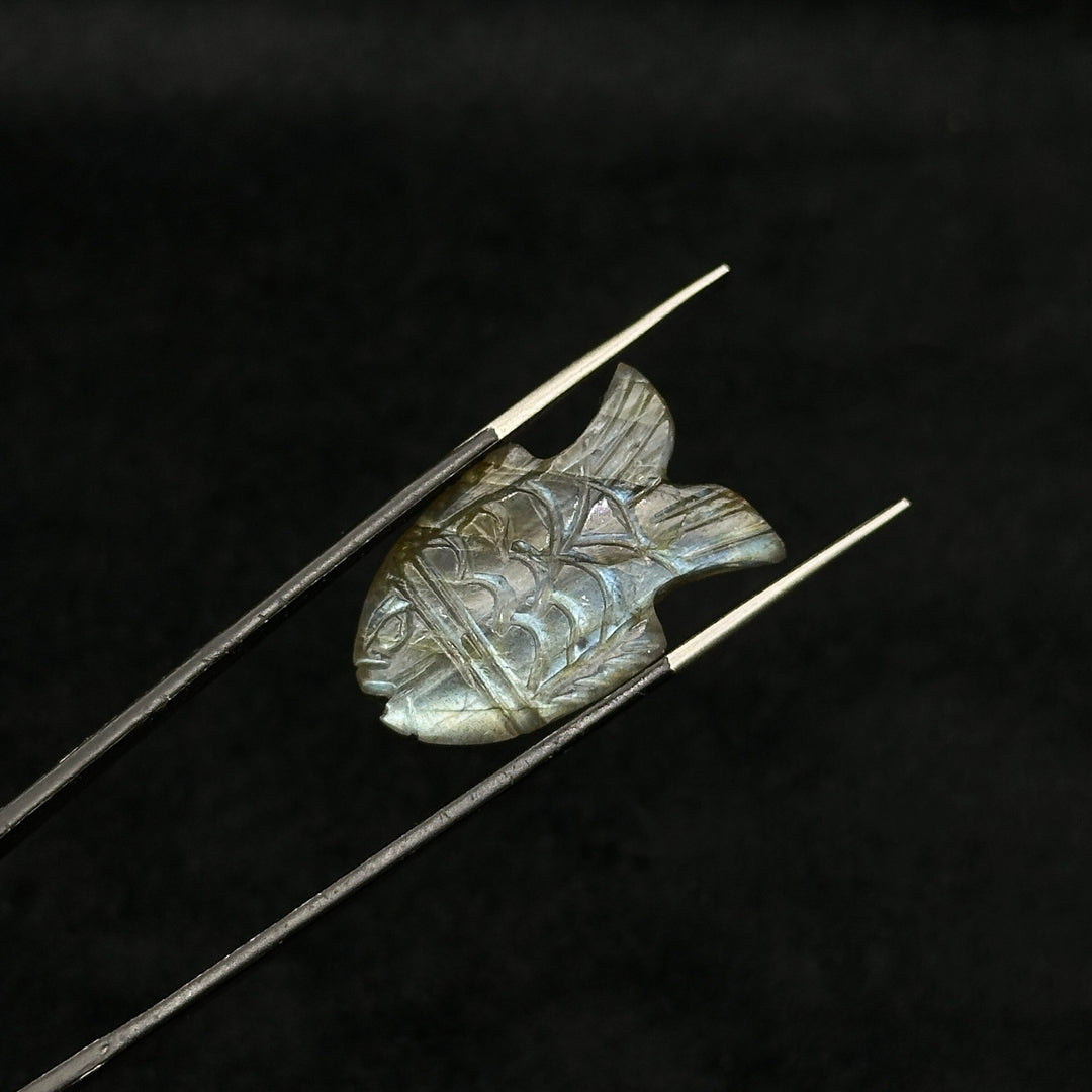 AAA+ Quality Flashy Labradorite Fish Carving Gemstone, Hand Carved Fish Shape Gemstone, 17X26 MM Fish Charm For Jewelry, Both Side Carved
