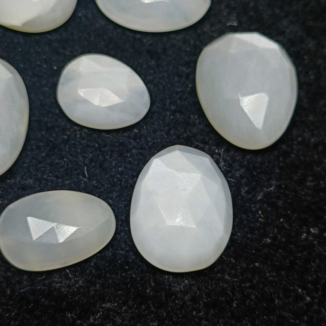 2,10,20,25,50pcs A-one Quality White Moonstone freeform Rosecut, Cut Stone rosecut, gemstone for jewelry,jewelry making rosecut15X13 16X13mm