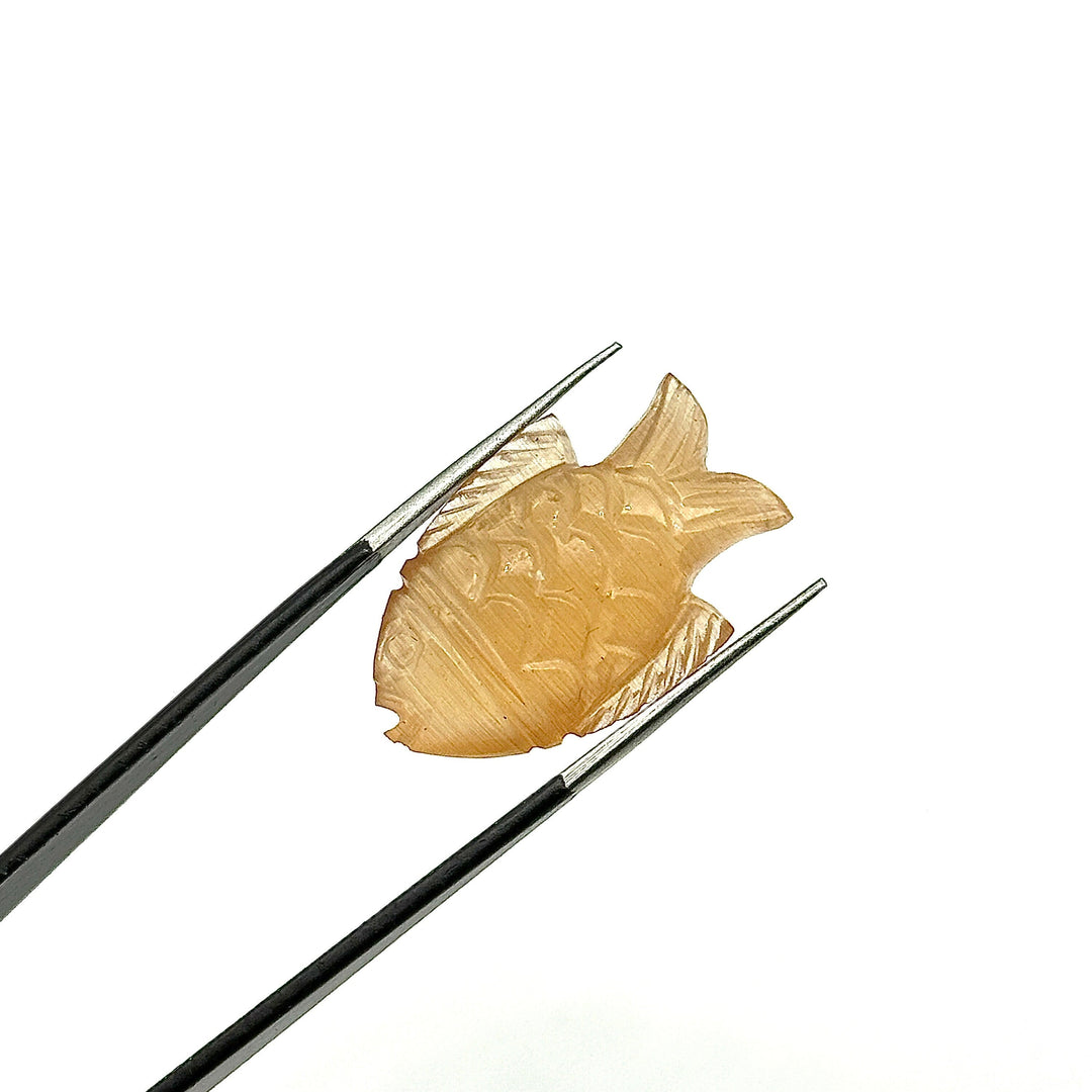 Natural Peach Moonstone Fish Carving Gemstone, Hand Carved Fish Gemstone, Jewelry Making Gemstones, 17X26 MM Fish Charm, Carved Crystal