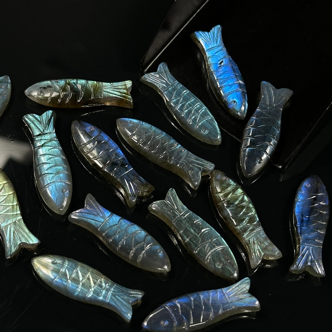 Labradorite Fish Carving: Flashy Handmade Gemstone Briolette for Jewelry (30x10 MM), Natural Crystal Fish Gifts