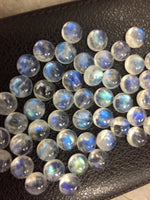 Load image into Gallery viewer, 50 pcs AAA quality 100% natural blue flashy rainbow moonstone cabochon blue fire moonstone cabs loose gemstone lot for jewelry 7mm