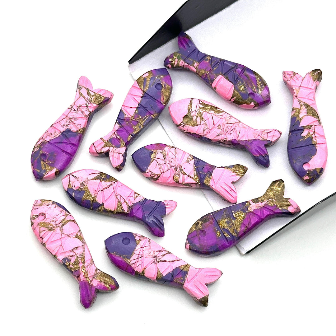 Mohave Turquoise Fish Beads: Carved Gemstone Charms, 25mm