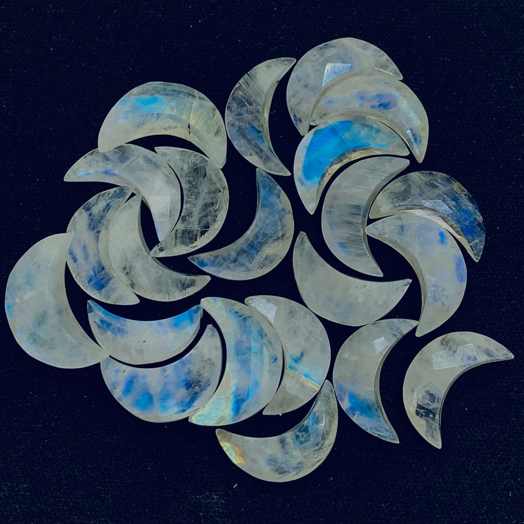 Natural Flashy Rainbow Moonstone Faceted Cresent Moons, Blue Flash Carved Gemstone, Gemstone For Jewelry, 17 MM Rainbow Moon Bead Briolettes