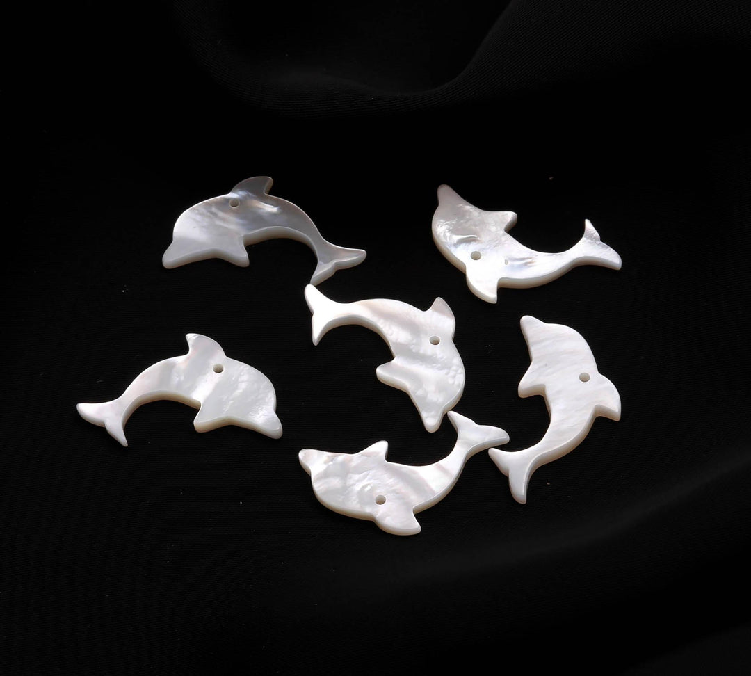 Natural White Pearl Dolphin Shape Carving, Mother of Pearl Dolphin Shape Beads, Top Drill Fish Charms for Jewelry Making, 23 MM, 1 PC